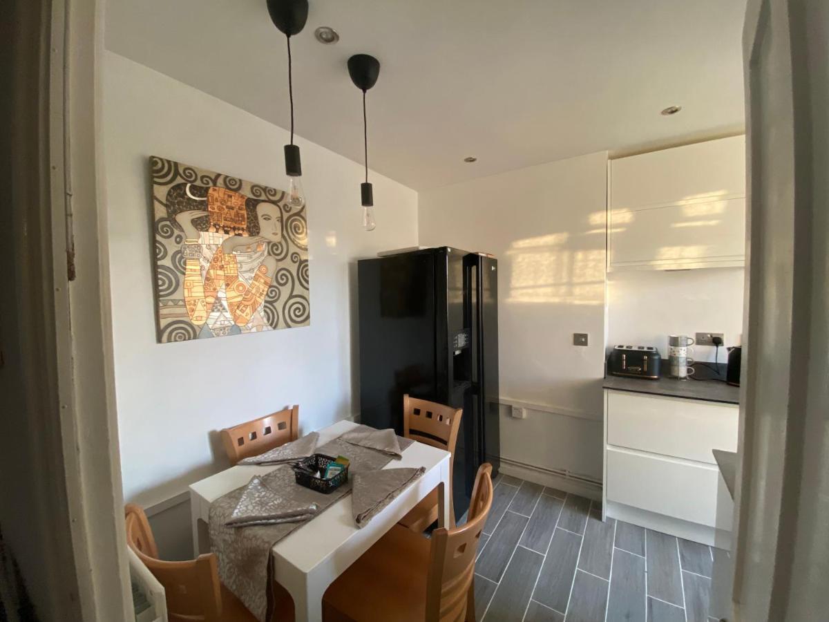Riberfra Apartment London Eksteriør billede